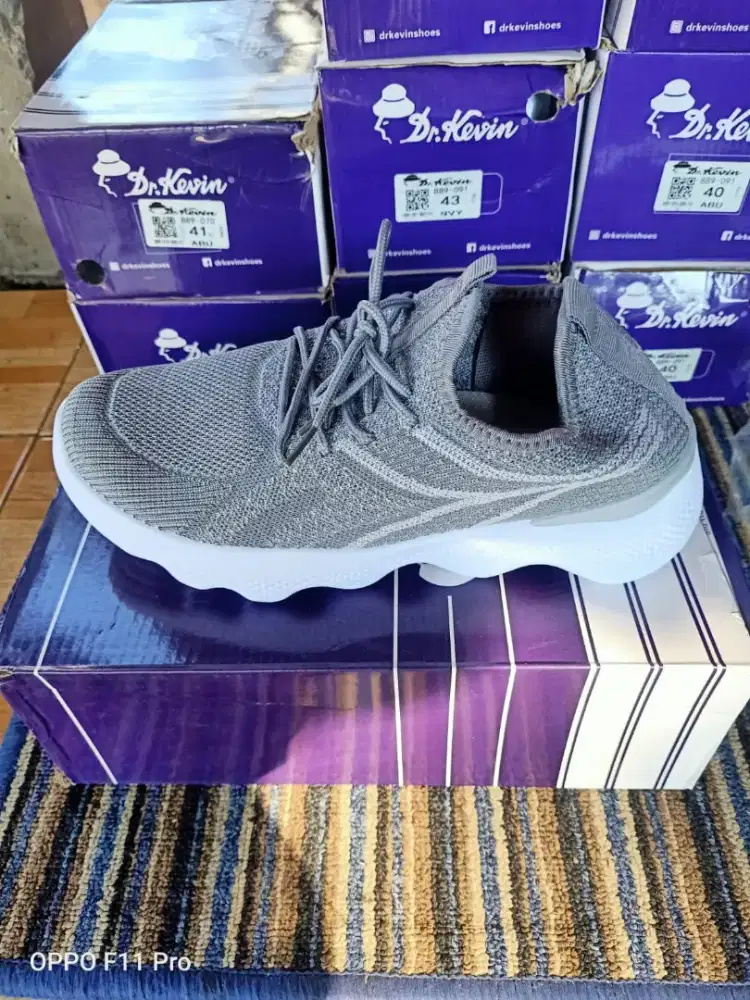 sepatu laki laki