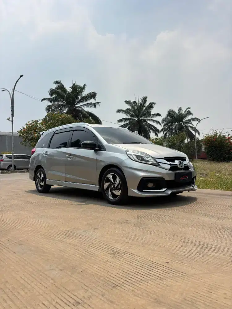 Honda Mobilio RS CVT 2016 bekas murah