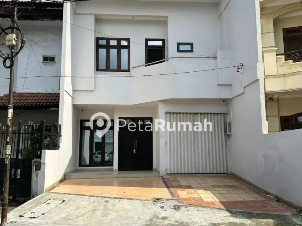 DIJUAL CEPAT VILLA JALAN PANGLIMA NYAK MAKAM - DAERAH INTI KOTA (DEWI)