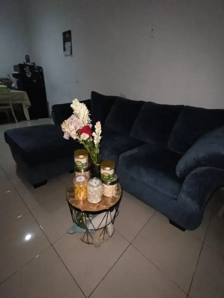 Jual sofa ashley 4 seater 6jt nego tipis