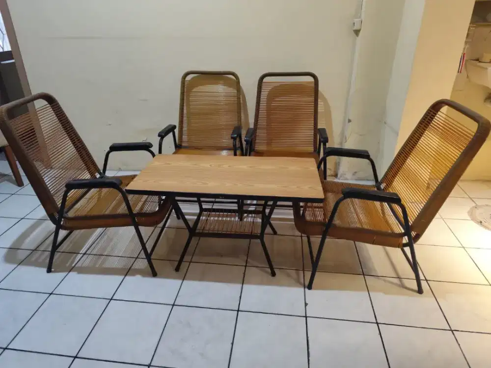 Kursi pentil lawas/kuno