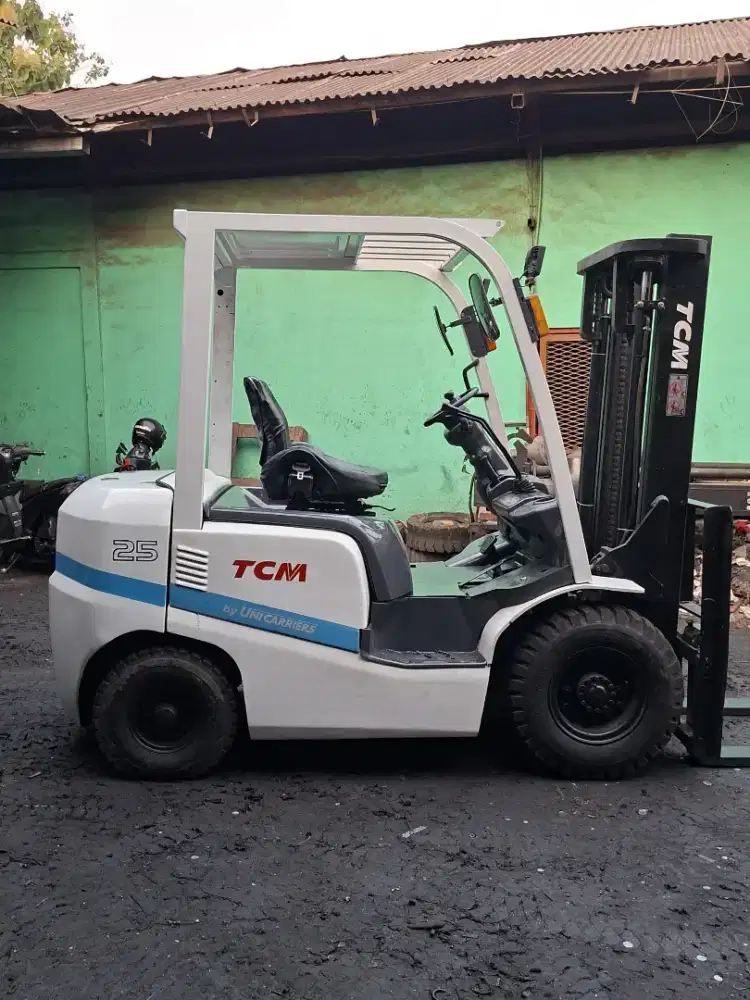 Forklift TCM 2,5 Ton,Matic,Tiang 3 Meter,Mesin Isuzu C240,Tahun 2019