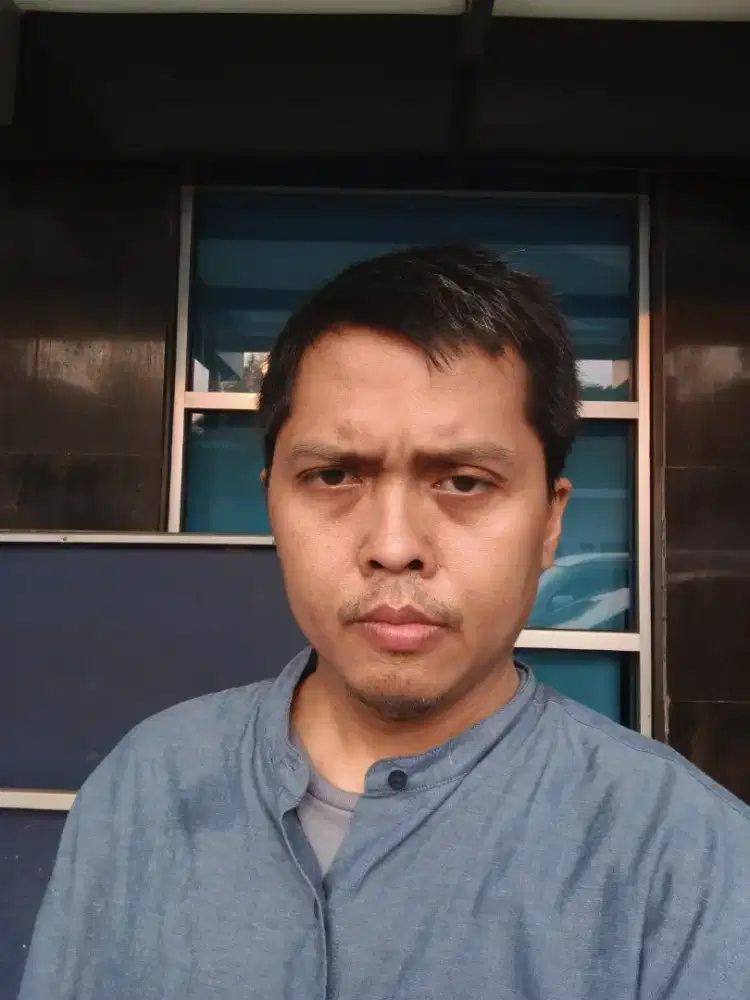 Mencari lowongan pekerjaan driver kurir instruktur