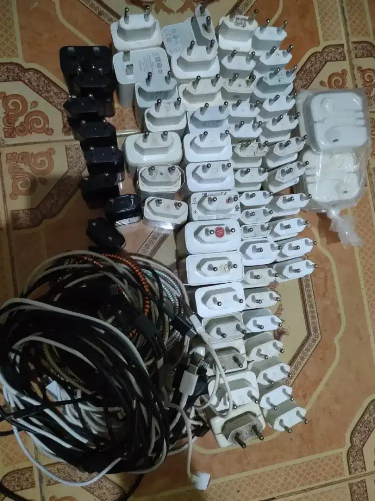 D jual casan dan kabelnya type C dan apple