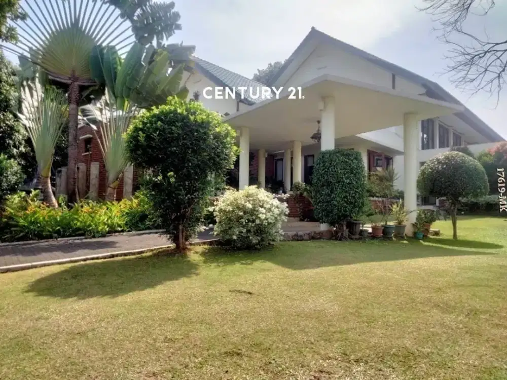 Hot Sale Rumah Asri Terawat Halaman Luas Lokasi Di Lebak Bulus