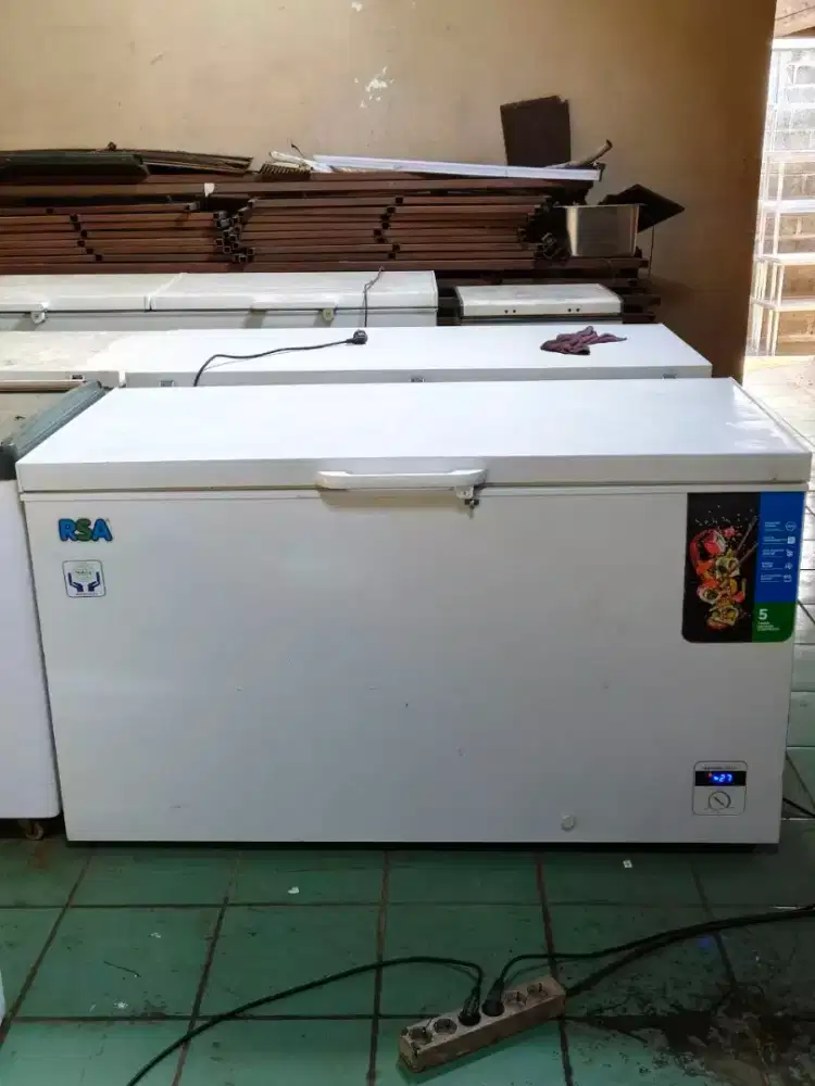 Freezer box RSA,kapasitas 420liter 

Mesin ORI 

Harga 2.850.000