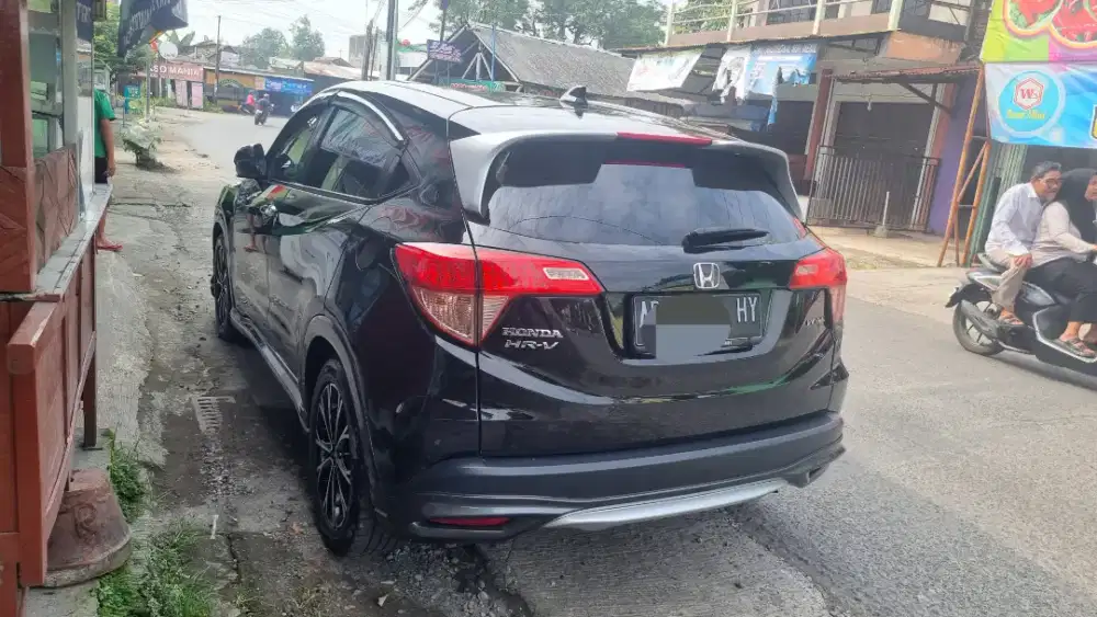 HRV E 1.5 AT MUGEN Hitam