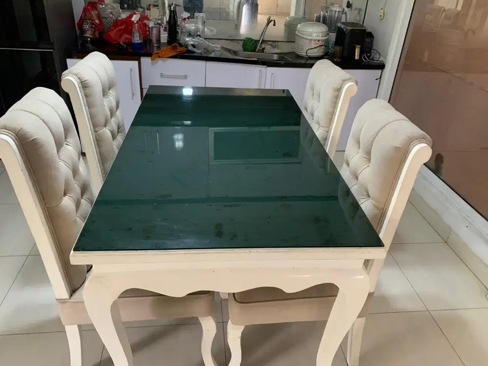 Meja makan bagus