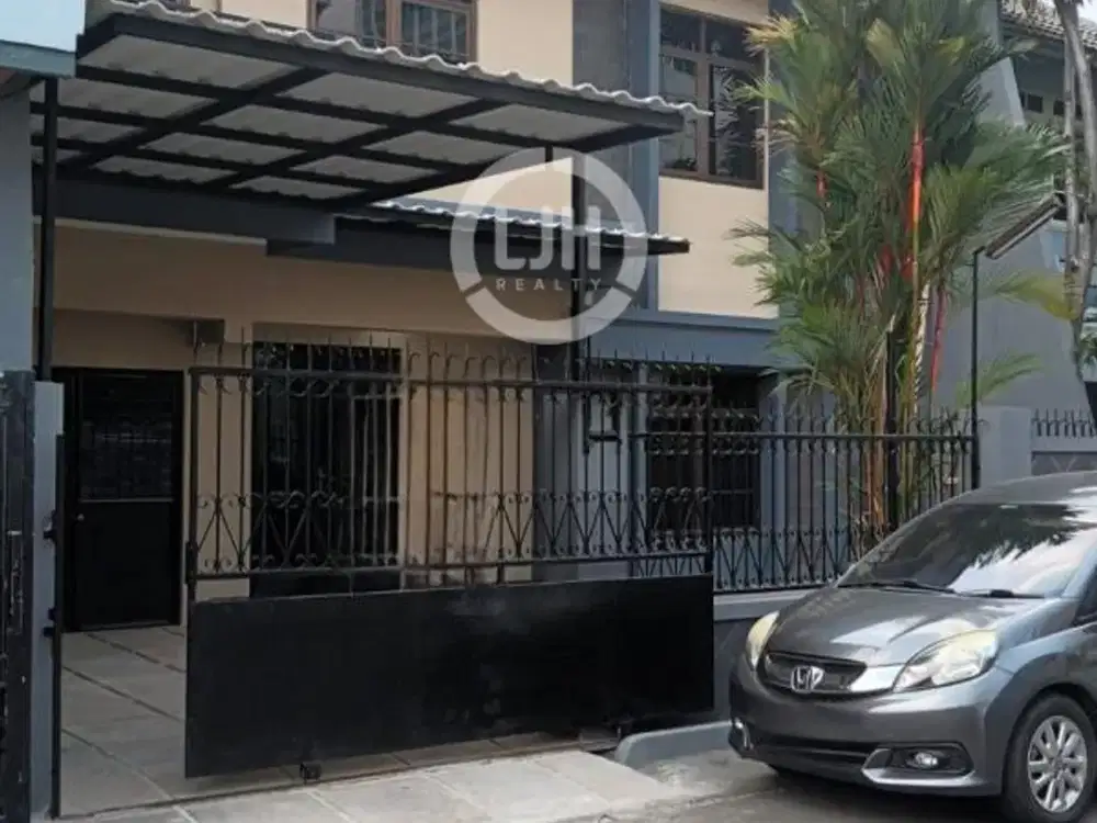Disewakan Rumah di Janur Indah Kelapa Gading Jakarta Utara 2LT