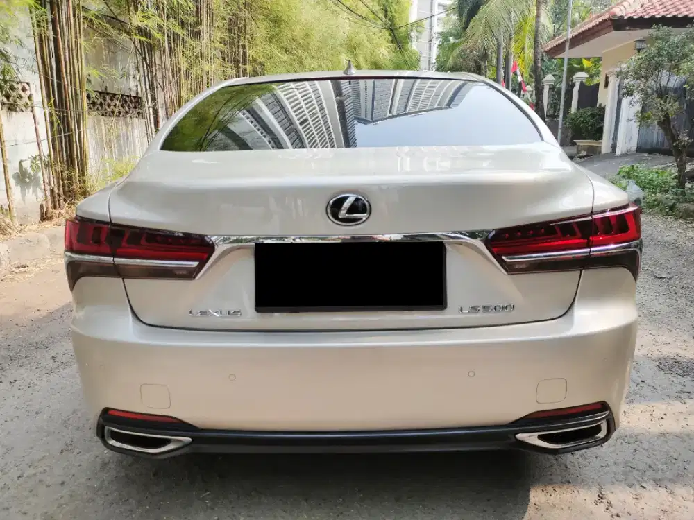 Lexus LS500 Executive 3.5 Bensin Non Hybrid