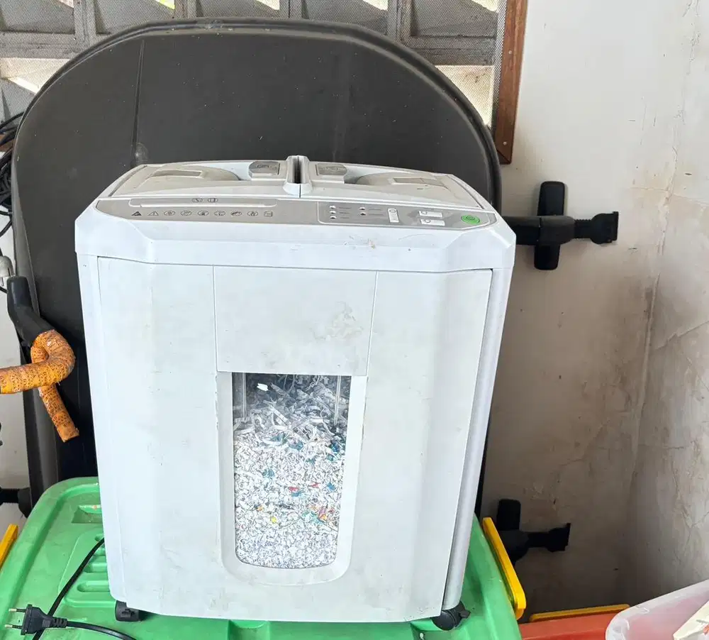 Di jual IDEAL Shredcat 8280 CC (Penghancur Kertas)
