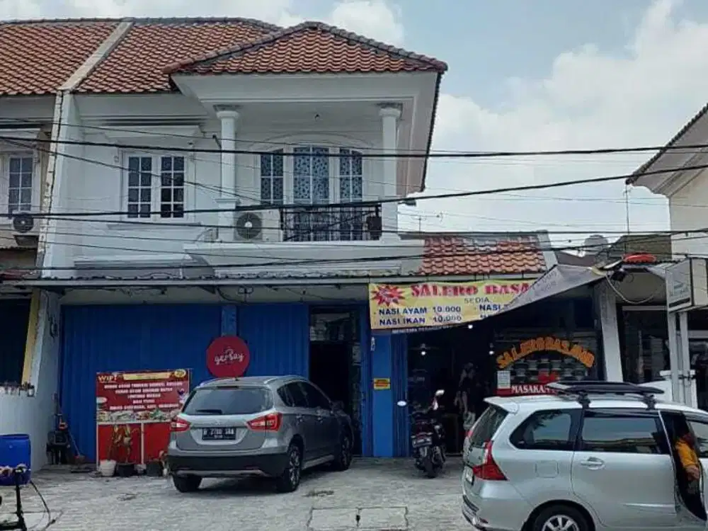 Rumah Pinggir Jalan Ramai di Perumahan di Harapan Indah Bekasi