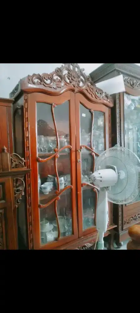 Lemari jati jadul