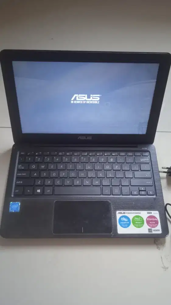 Notebook Asus E202SA