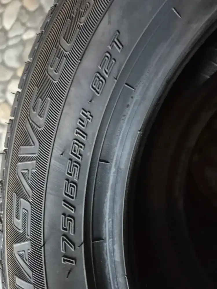 Ban Dunlop 175/65R14