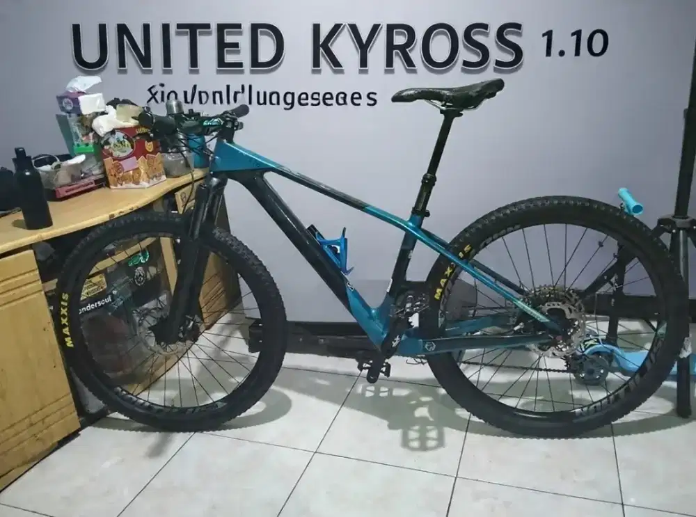 MTB united kyross 1.10 carbon full upgrade