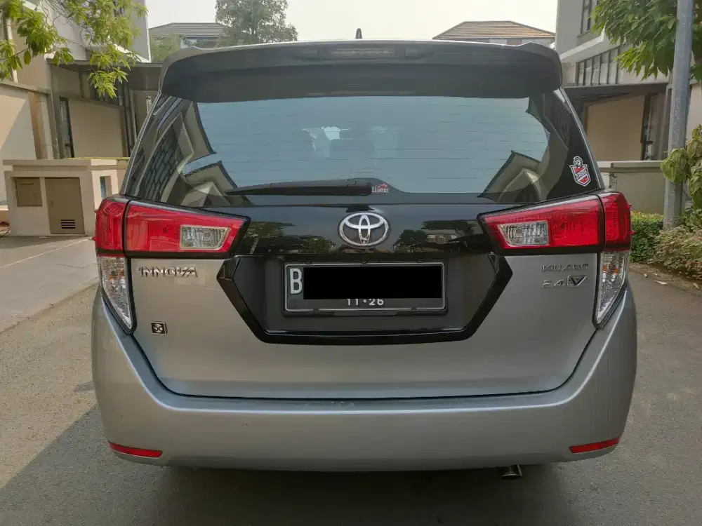 Dijual Innova Reborn V 2.4 AT Diesel Silver 2021