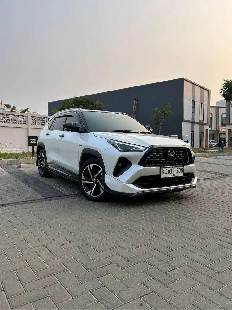 TDP 45jt !! Toyota Yaris Cross 1.5 S GR Hybrid TSS Two Tone 2023 Putih