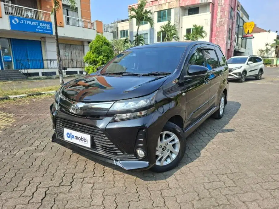 Garansi 1 Th - Toyota Avanza 1.3 Veloz Bensin AT 2021 Hitam