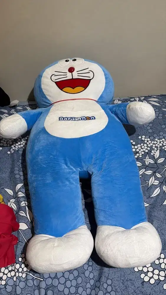 Boneka Jumbo Doraemon