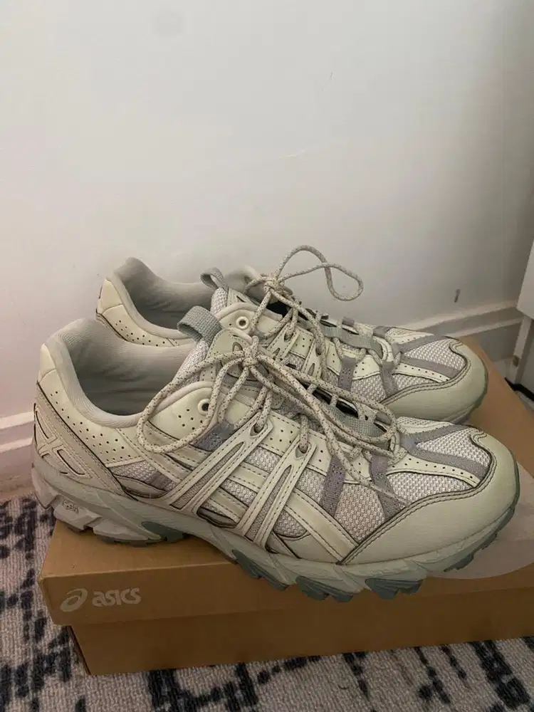 Sepatu asic outdoor