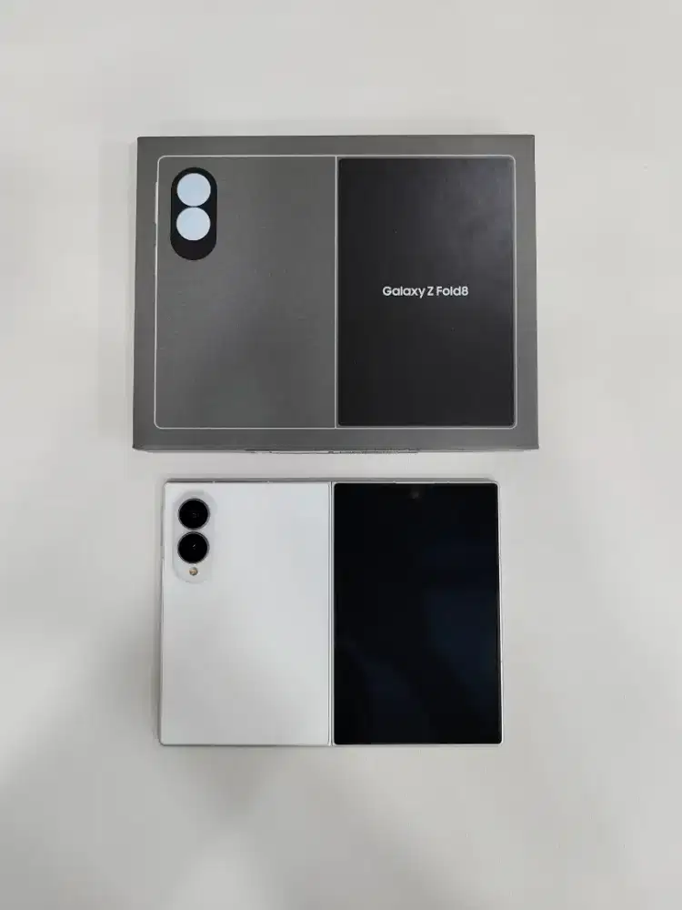 ( Second ) Samsung Galaxy Z Fold 8 12/512GB Cream | SEIN | Like New