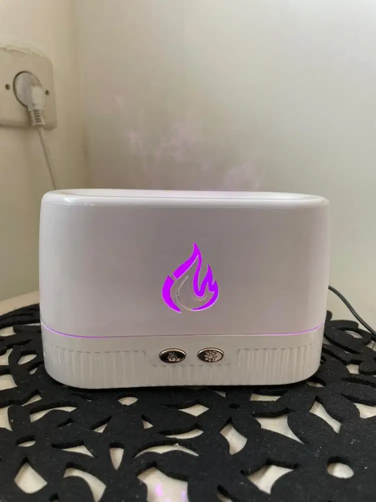 Diffuser humidifier LED simulasi api Air Aroma