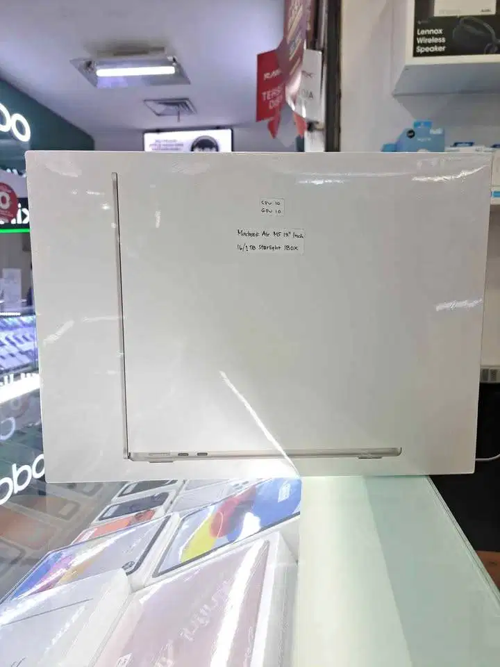 Macbook Air M5 13 Inch 16/1TB Starlight BNIB Garansi IBOX