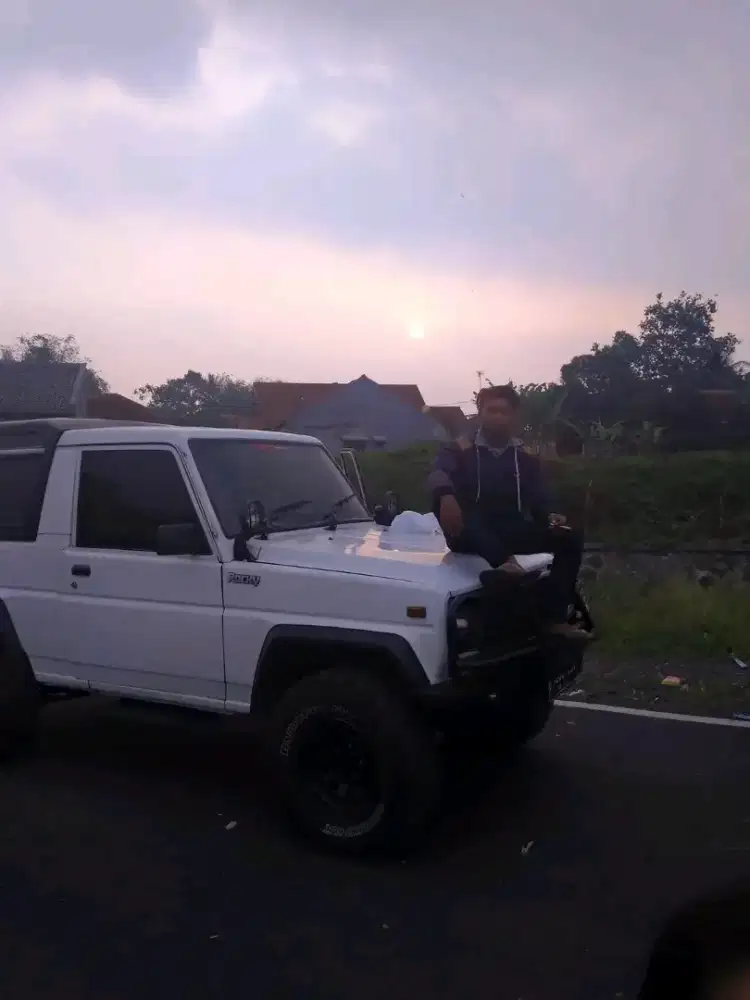 Cari kerjaan apah ajah