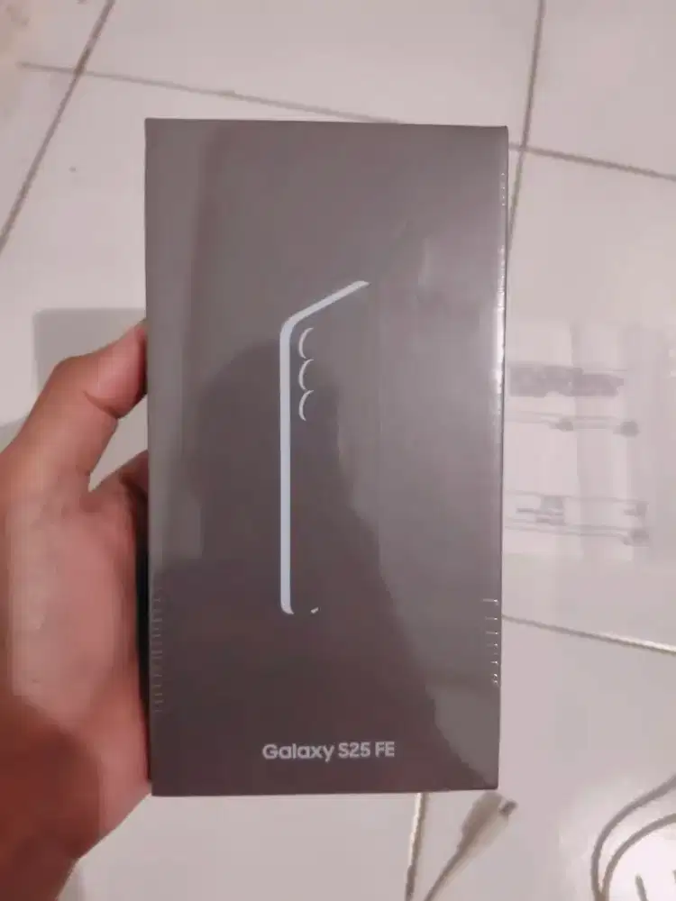 Handphone samsung s25 fe Black New Segel ( Nego Bensin)