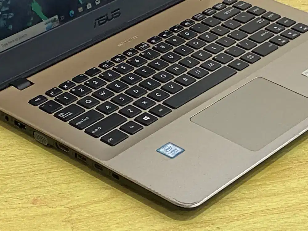 Asus vivobook 14 A442U Core i5-8250U