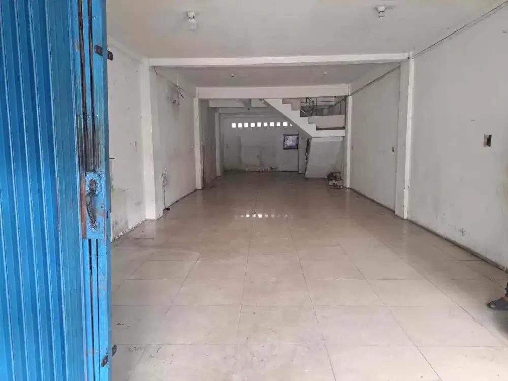 Ruko siap huni, Letjen Suprapto, pinggir jalan besar Cempaka putih Jakarta pusat