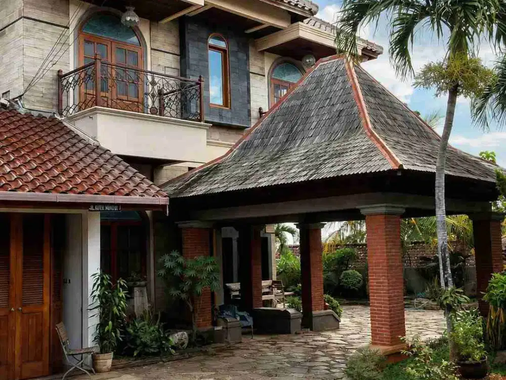 Rumah Artistik 3 Lt View Kota Semarang di Jl Kyai Mojo, Srondol Kulon, Banyumanik