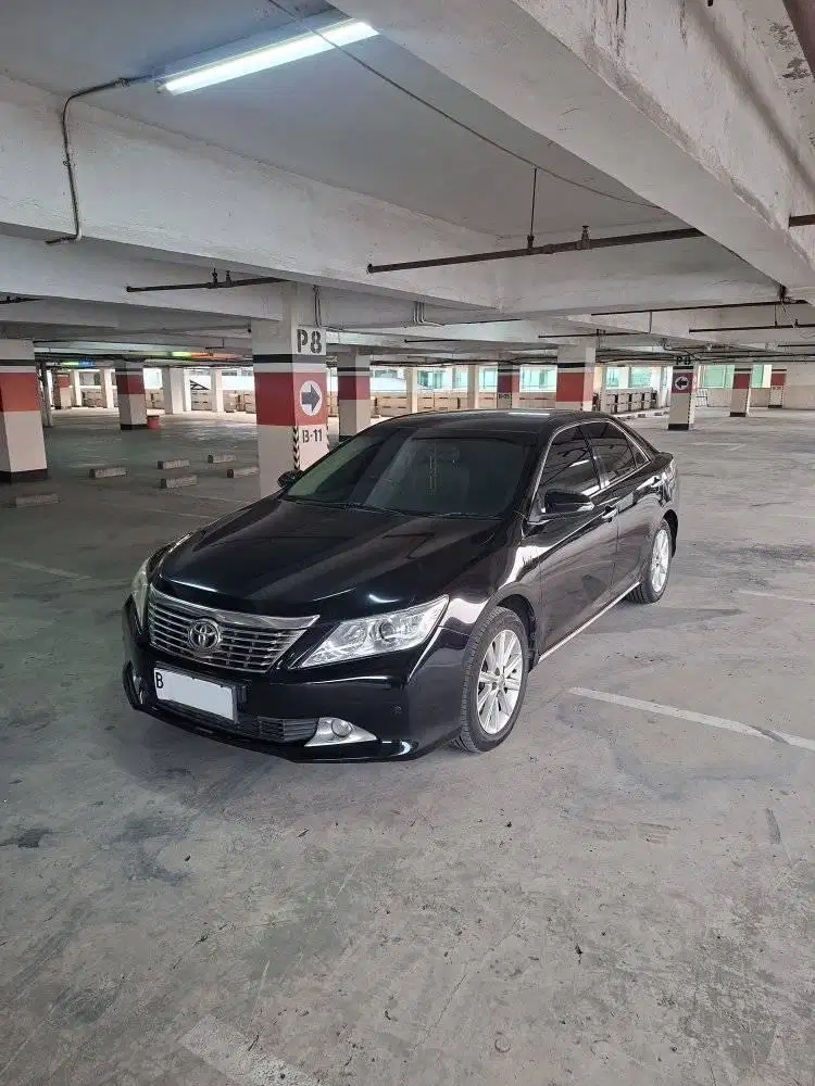 TOYOTA CAMRY 2.5 V AT MATIC 2013 HITAM TERMURAH !!