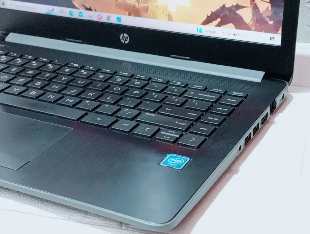 Laptop hp 14s-ck0xxx .