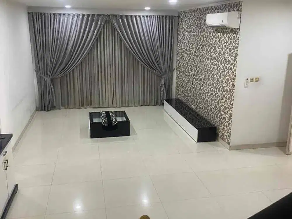 Rumah bagus siap Huni 2 lantai di Kebayoran Lama Jakarta Selatan