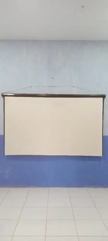 Layar Proyektor infocus Lebar 220 CM