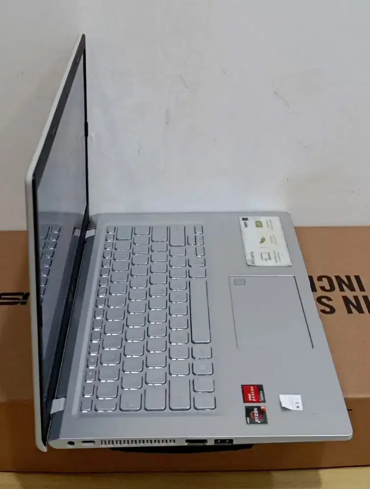 Laptop Asus vivoBook X415DAP Prosesor AMD Ryzen 3 3250U