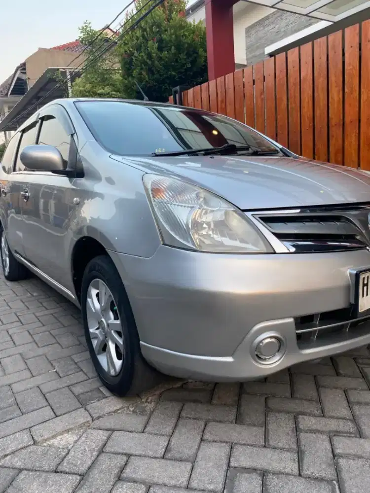 Grand Livina 2013/2012 Istimewa mulus original