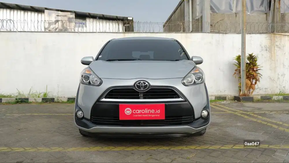 TOYOTA SIENTA V 1.5 AT 2016 SILVER