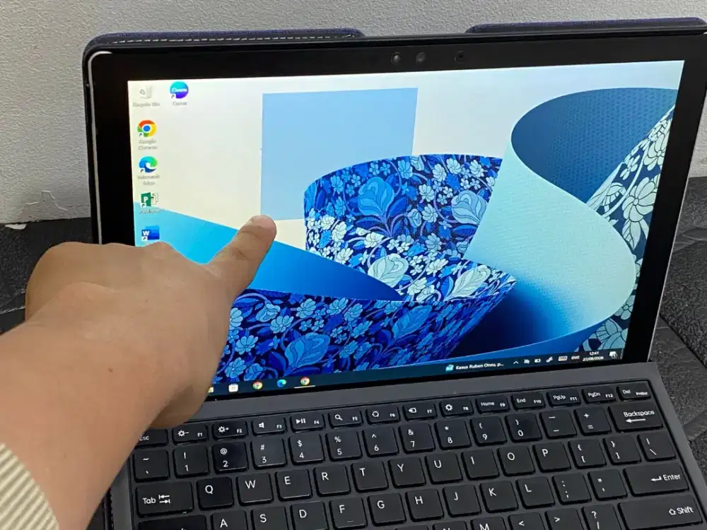 Microsoft surface pro 4  (touchscreen)