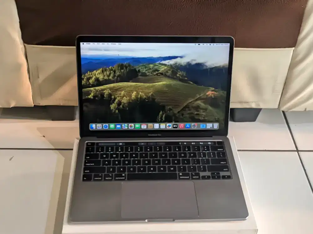 Mackbook Pro 2020 Core i5 Ram 8 GB SSD 256 GB Touchbar