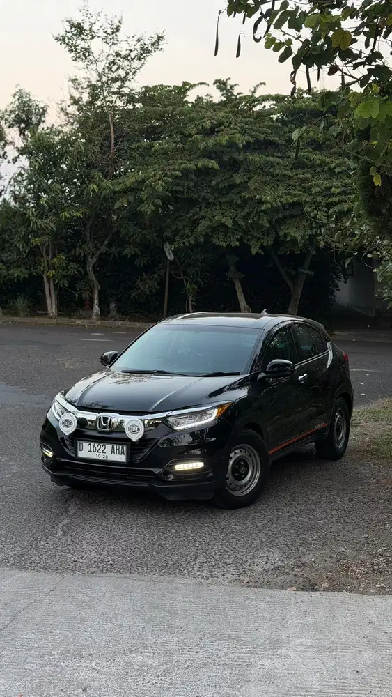 Hrv SE kalcer 2018 Matic Cvt terawat mulus antik hitam AT