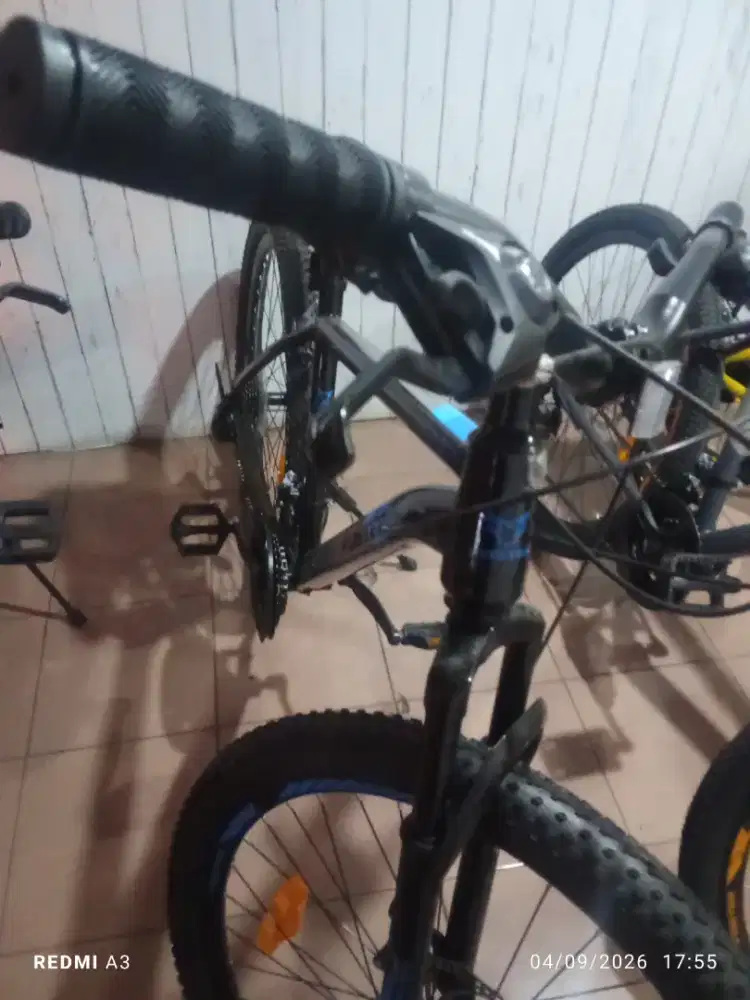 Sepeda gunung 99 % baru
