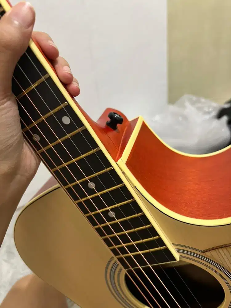 Dijual gitar mandalika