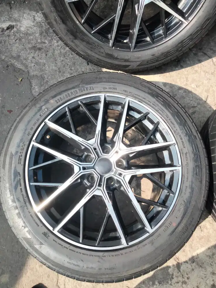 Velg HSR R18×5×114+Ban 235/55/18