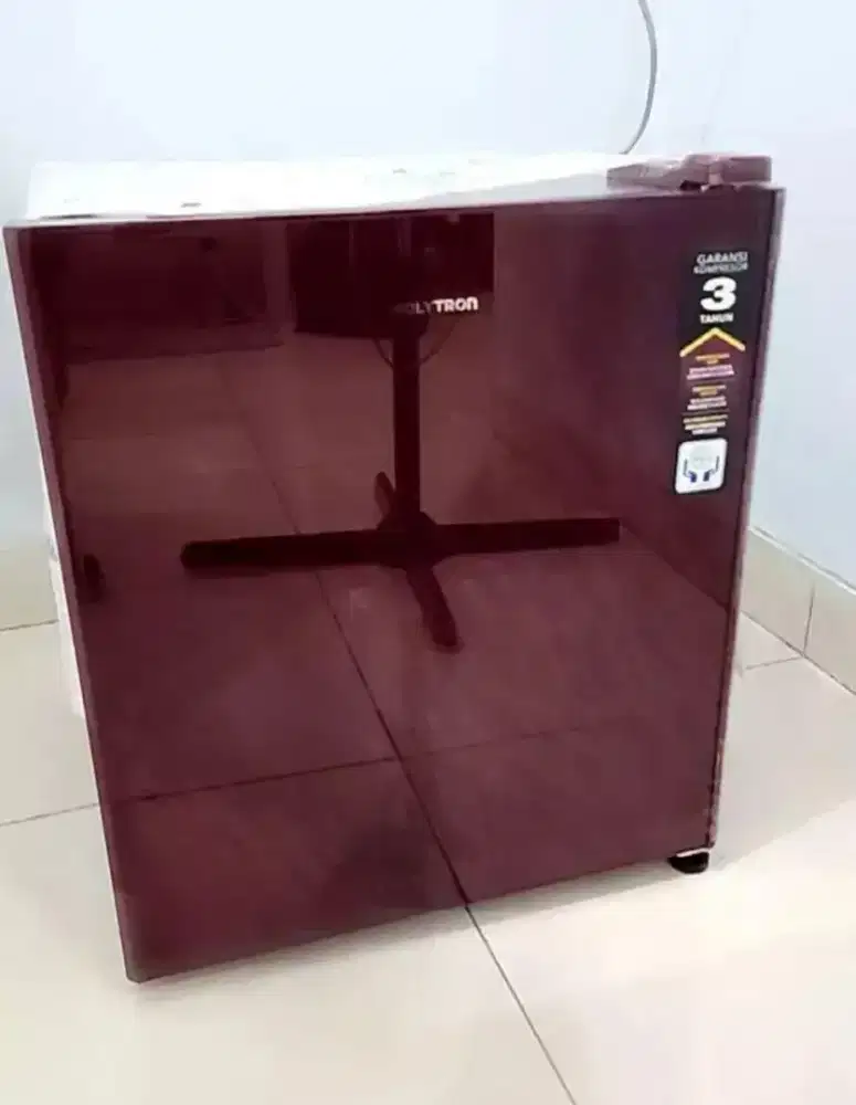 Kulkas mini portable polytron