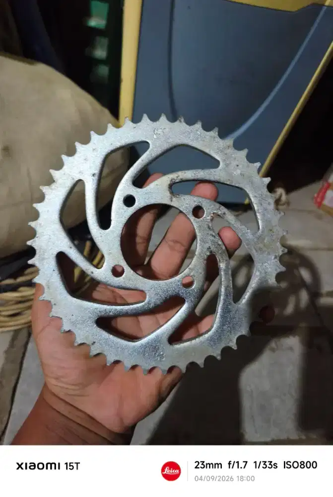 GEAR GIR BELAKANG MOTOR BEBEK/SPORT 43T BARU STOK LAMA