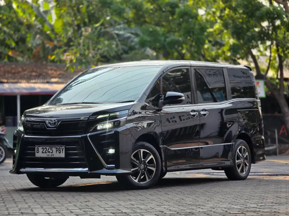 ‼️DP20jt‼️ Toyota Voxy 2.0 2019