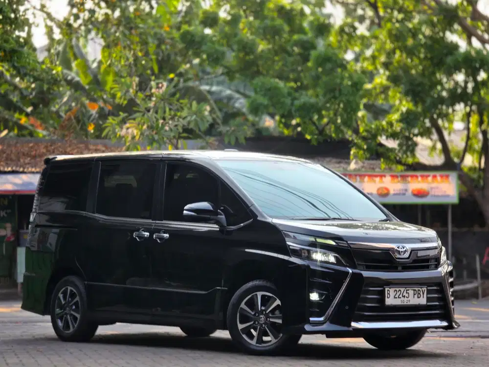 ‼️DP20jt‼️ Toyota Voxy 2.0 2019